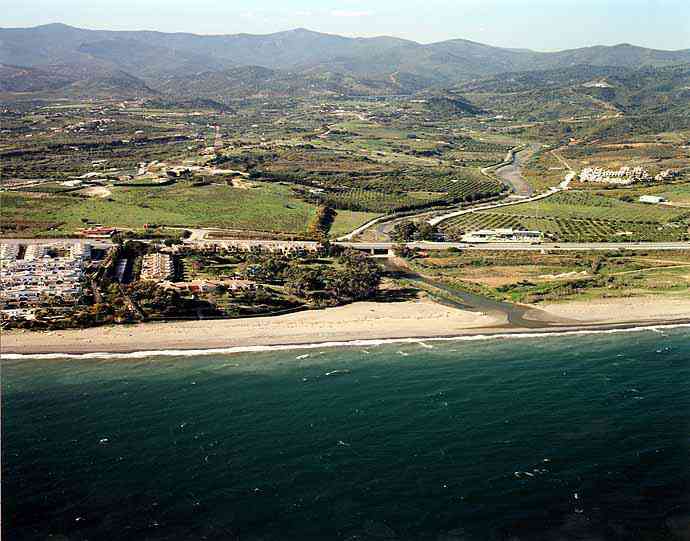 Playa Arroyo de las CaÃ±as, en Estepona. Información, mapa y fotos.